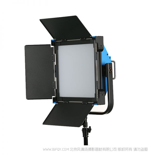 利帥 LS RGB-150  采用全鋁框架設(shè)計(jì)，具有良好的散熱系統(tǒng)，結(jié)合了LED的優(yōu)點(diǎn)及特點(diǎn)，是一款緊湊、柔和、高效率的平板燈