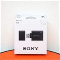 索尼 支持UHS-I和UHS-II存儲卡 / 可以通過USB3.1 Gen.1將卡內(nèi)數(shù)據(jù)高速傳輸至PC SD卡讀卡器 存儲卡 USB3.0